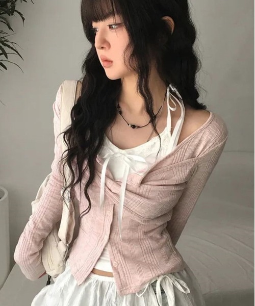 gossip！ロサンゼルス（ゴシップロサンゼルス）の「Y2K レースネックキャミ&2WAYボタンカーディガンSET（Tシャツ/カットソー・レディース・ブラック/グレー/ピンク・FREE）」の21枚目の写真