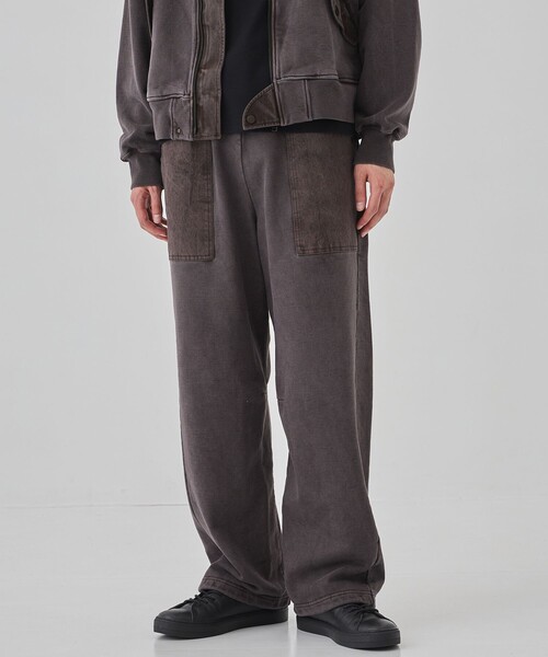 UNITED TOKYO(ユナイテッドトウキョウ)の「ピグメントダイ バレルベイカースウェットパンツ(スウェットパンツ・メンズ・ダークグレー/ブラウン・1/2)」の13枚目の写真