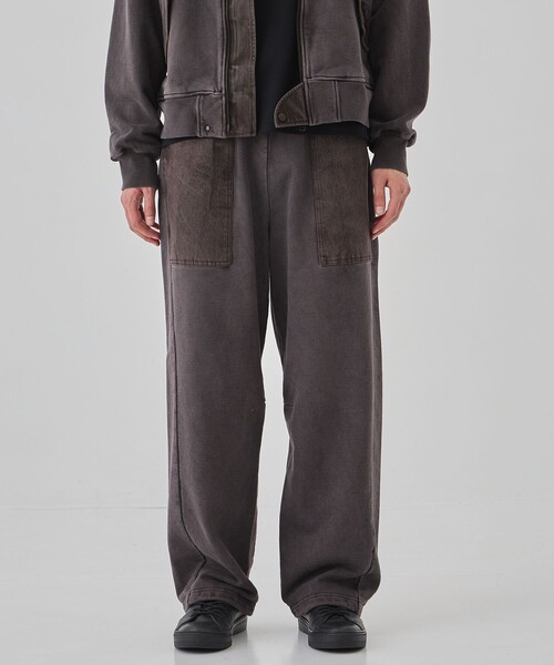 UNITED TOKYO(ユナイテッドトウキョウ)の「ピグメントダイ バレルベイカースウェットパンツ(スウェットパンツ・メンズ・ダークグレー/ブラウン・1/2)」の14枚目の写真