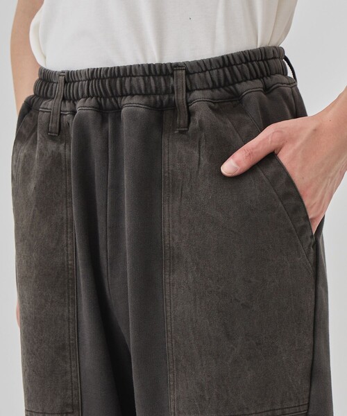 UNITED TOKYO(ユナイテッドトウキョウ)の「ピグメントダイ バレルベイカースウェットパンツ(スウェットパンツ・メンズ・ダークグレー/ブラウン・1/2)」の21枚目の写真