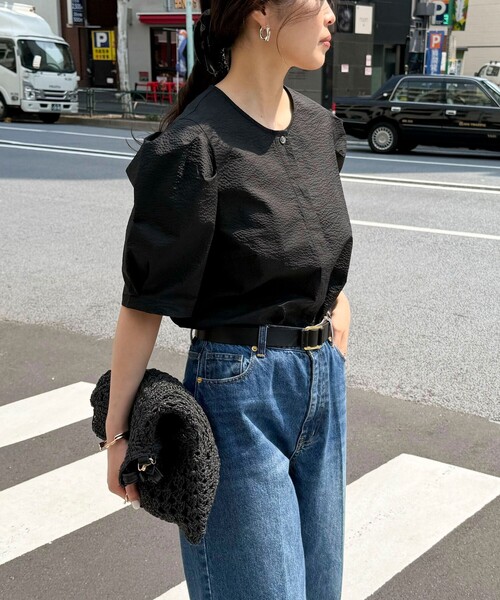 fredy emue(フレディエミュ)の「【WEB限定カラーあり】コットンリップルハート刺繍ブラウス(シャツ/ブラウス・レディース・イエロー系その他/ブラック/ブラック系その他/ベージュ系その他/ホワイト系その他・38)」の6枚目の写真