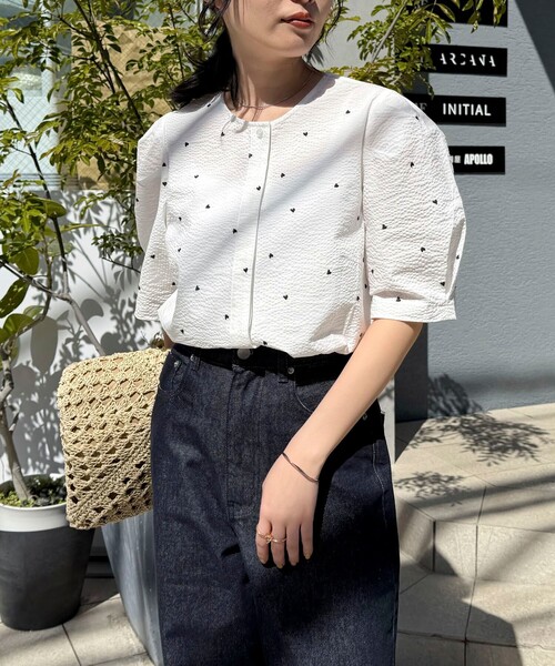 fredy emue(フレディエミュ)の「【WEB限定カラーあり】コットンリップルハート刺繍ブラウス(シャツ/ブラウス・レディース・イエロー系その他/ブラック/ブラック系その他/ベージュ系その他/ホワイト系その他・38)」の22枚目の写真