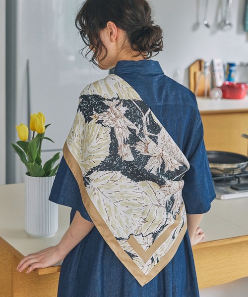 MONO-MART LADY'S（モノマートレディース）の「アソート ヴィンテージライク 大判マルチ スカーフ 90×90cm（バンダナ/スカーフ・レディース・ブルー系/ベージュ/ピンク系/カーキ/ブラック・FREE）」の3枚目の写真
