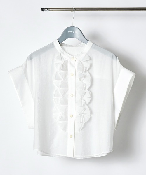 RUMCHE(ラムシェ)の「Half Moon Ruffle Short Blouse / ハーフムーンラッフルショートブラウス(シャツ/ブラウス・レディース・ホワイト/ブラック・FREE)」の2枚目の写真