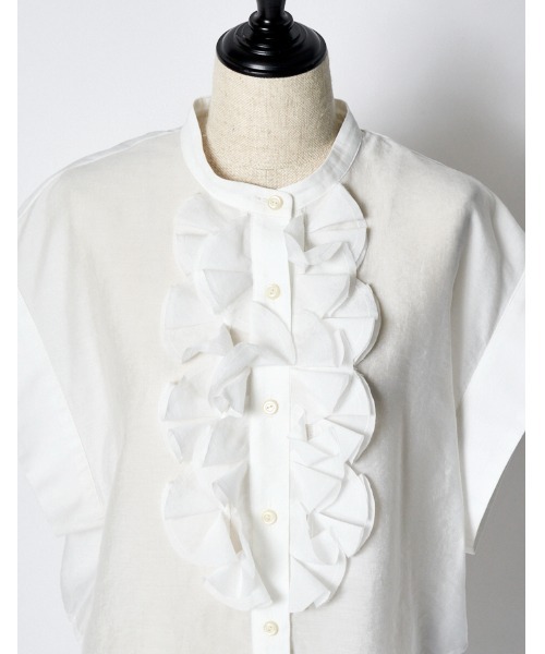 RUMCHE(ラムシェ)の「Half Moon Ruffle Short Blouse / ハーフムーンラッフルショートブラウス(シャツ/ブラウス・レディース・ホワイト/ブラック・FREE)」の18枚目の写真