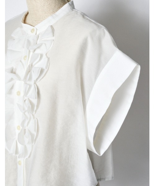 RUMCHE(ラムシェ)の「Half Moon Ruffle Short Blouse / ハーフムーンラッフルショートブラウス(シャツ/ブラウス・レディース・ホワイト/ブラック・FREE)」の19枚目の写真