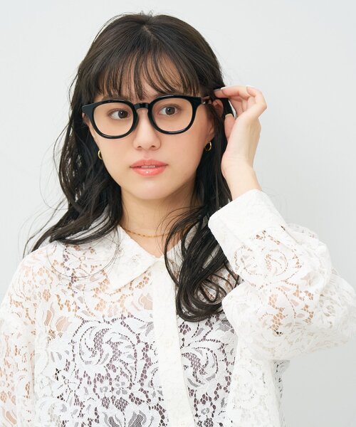 Zoff(ゾフ)の「ウェリントン型 メガネ|軽量|太縁|黒縁フレーム|伊達メガネ| レディース ユニセックス|読書|ビジネス|Zoff|CLASSIC (クラシック)(メガネ・レディース・ブラック/ブラウン系その他5/クリアブルー/ライトグリーン・FREE)」の7枚目の写真