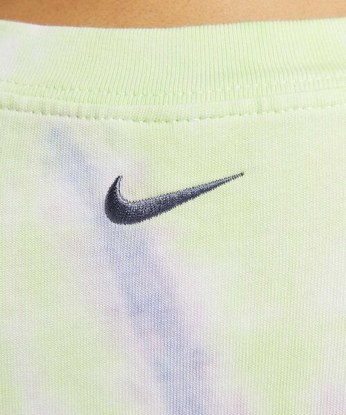 NIKE(ナイキ)の「ナイキ スポーツウェア ウィメンズ Tシャツ / Nike Sportswear Women's T-Shirt IF0612-731 Barely Volt(Tシャツ/カットソー・レディース・ライム・XS/S/M/L/XL)」の6枚目の写真