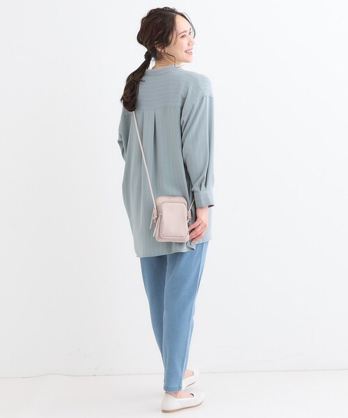 SHOO・LA・RUE(シューラルー)の「【撥水】立体ポケットミニショルダーバッグ(ショルダーバッグ・レディース・グレー/ブラック・00)」の4枚目の写真