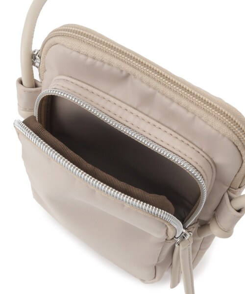 SHOO・LA・RUE(シューラルー)の「【撥水】立体ポケットミニショルダーバッグ(ショルダーバッグ・レディース・グレー/ブラック・00)」の15枚目の写真