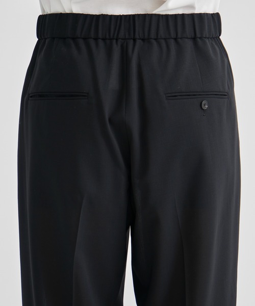 ATON(エイトン)の「【ATON / エイトン】TWIST WOOL TROPICAL TWO TUCKED EASY PANTS(スラックス・メンズ・ブラック/グレー・2/4/6)」の9枚目の写真