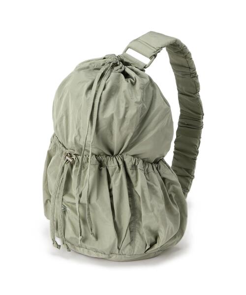 NATURAL BEAUTY BASIC(ナチュラルビューティーベーシック)の「【THINK BEAUTY】Reebok DRAWSTRING BAG(バックパック/リュック・レディース・ライトグリーン/ブラック・フリ-)」の4枚目の写真