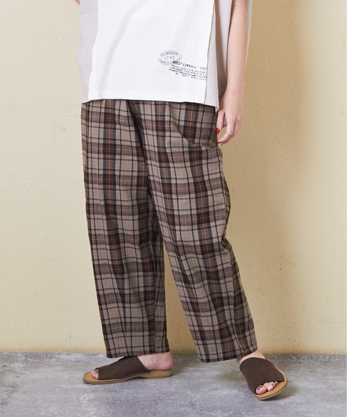 CUBE SUGAR(キューブシュガー)の「チェック柄裾ダーツイージーコクーンパンツ(その他パンツ・レディース・スミクロ/ネイビー/レッド/カーキ/マルチ・M)」の2枚目の写真