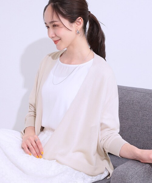 DRESKIP（ドレスキップ）の「【洗える】ひんやりさらっと 大人のシアーカーディガン（カーディガン/ボレロ・レディース・ブラック/ブルー/オレンジ/ライトベージュ/オフホワイト/ライトグレー・01/02/03）」の4枚目の写真