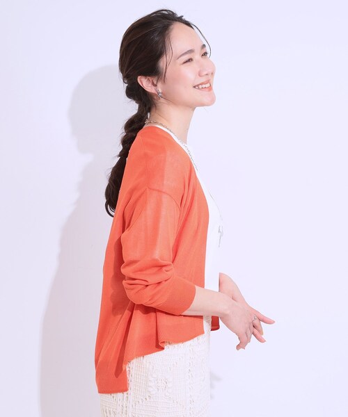 DRESKIP（ドレスキップ）の「【洗える】ひんやりさらっと 大人のシアーカーディガン（カーディガン/ボレロ・レディース・ブラック/ブルー/オレンジ/ライトベージュ/オフホワイト/ライトグレー・01/02/03）」の12枚目の写真