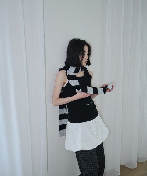 Smyeon（スミョン）の「Scarf knit tanktop/スカーフ付きニット