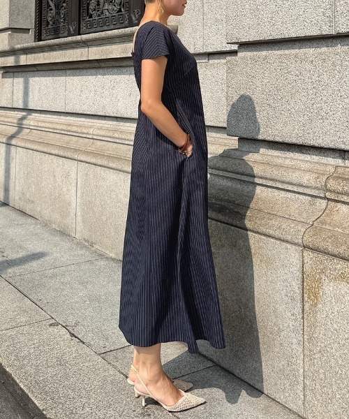 JENNE（ジェンヌ）の「ピンストライプ美シルエットワンピース（ワンピース・レディース・ネイビー/ブラック・LARGE/SMALL/MEDIUM）」の12枚目の写真