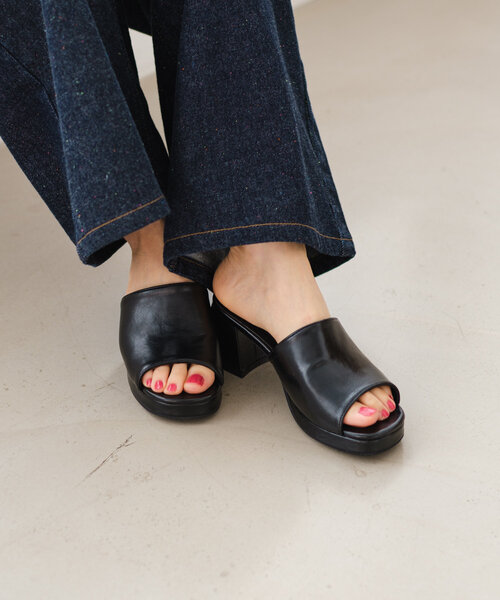 Kastane（カスタネ）の「*【スウェード&PUレザー】ラウンドミュールサンダル（サンダル・レディース・グリーン系その他/ブラック/ベージュ・38/36/37）」の9枚目の写真