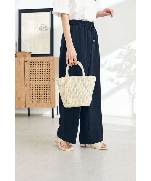 a.v.v(アーヴェヴェ)の「メタリックカゴバッグ(かごバッグ・レディース・アイボリー/ブラック/シルバー・38)」の4枚目の写真