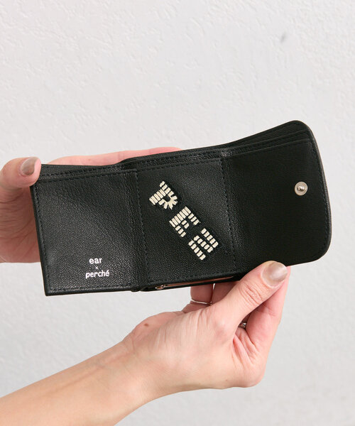 pez 財布　新品　入手困難イアパピヨネ ear PAPILLONNER 財布 「PEZ(ペッツ)× ear」コラボ/本革
