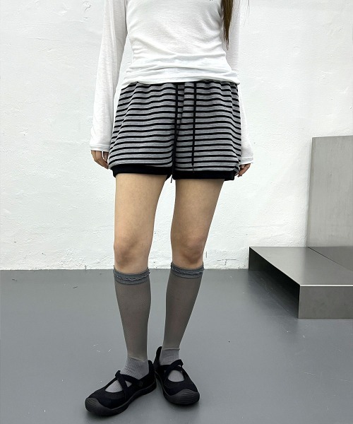 4INT.（フォイント）の「【ウエストゴム】 ストライプ 配色 バンディング ニット ショートパンツ（その他パンツ・レディース・グレー/ブラック・FREE）」の7枚目の写真