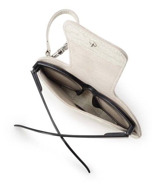 TOFF&LOADSTONE(トフアンドロードストーン)の「Eyewear case with strap croco(アイウェアケース with ストラップ クロコ)(その他・レディース・アイボリー/ダークブラウン・00)」の15枚目の写真