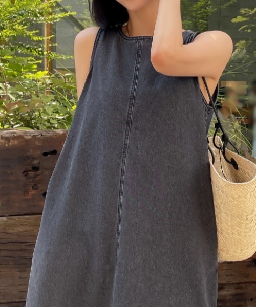 Aelina(エリナ)の「ノースリーブデニムワンピース(ワンピース・レディース・ブルー/ブラック・F)」の19枚目の写真