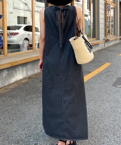 Aelina(エリナ)の「ノースリーブデニムワンピース(ワンピース・レディース・ブルー/ブラック・F)」の10枚目の写真