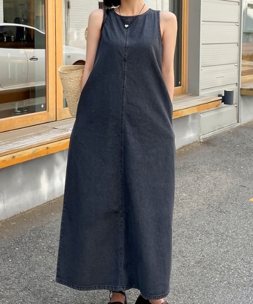Aelina(エリナ)の「ノースリーブデニムワンピース(ワンピース・レディース・ブルー/ブラック・F)」の13枚目の写真