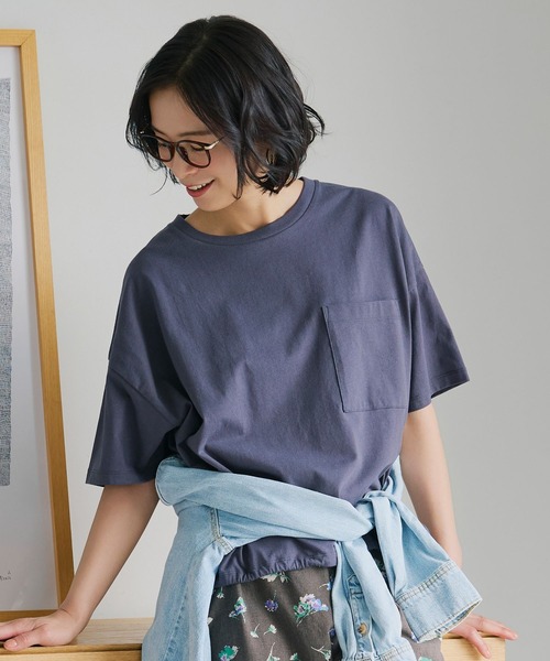 studio CLIP（スタディオクリップ）の「裾ドロストポケットTシャツ（Tシャツ/カットソー・レディース・ライトグリーン/オフホワイト/レッド/チャコール・FREE）」の2枚目の写真