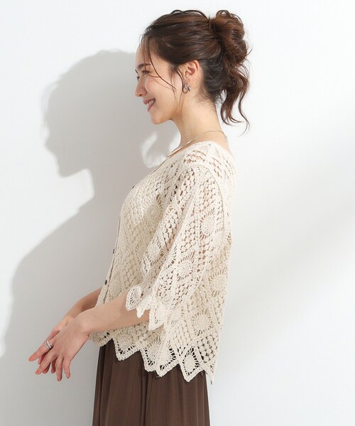 DRESKIP(ドレスキップ)の「【2WAY】大人のほんのり甘いスタイルに クロシェレースカーディガン(カーディガン/ボレロ・レディース・ライトベージュ/ブラック/グリーン系・03/02)」の15枚目の写真