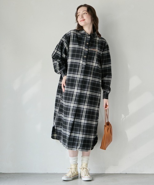 KRIFF MAYER Lady's Collection（クリフメイヤーレディースコレクション）の「【綿100％】ビエラシャツワンピース（シャツワンピース・レディース・カラフル/チャコール/その他5/ナチュラル/レッド/オリーブ・MEDIUM/LARGE）」の7枚目の写真