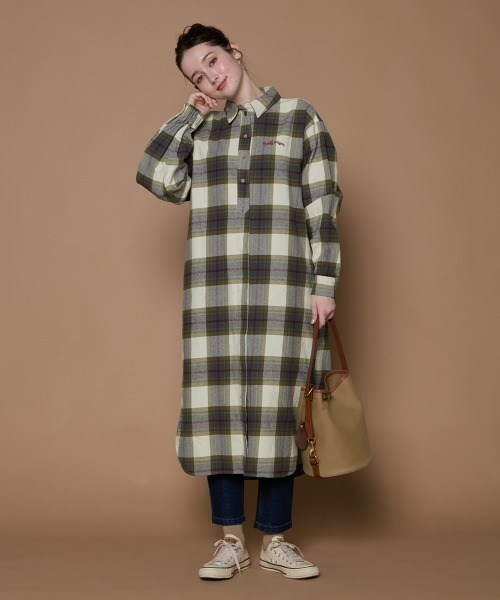 KRIFF MAYER Lady's Collection（クリフメイヤーレディースコレクション）の「【綿100％】ビエラシャツワンピース（シャツワンピース・レディース・カラフル/チャコール/その他5/ナチュラル/レッド/オリーブ・MEDIUM/LARGE）」の11枚目の写真