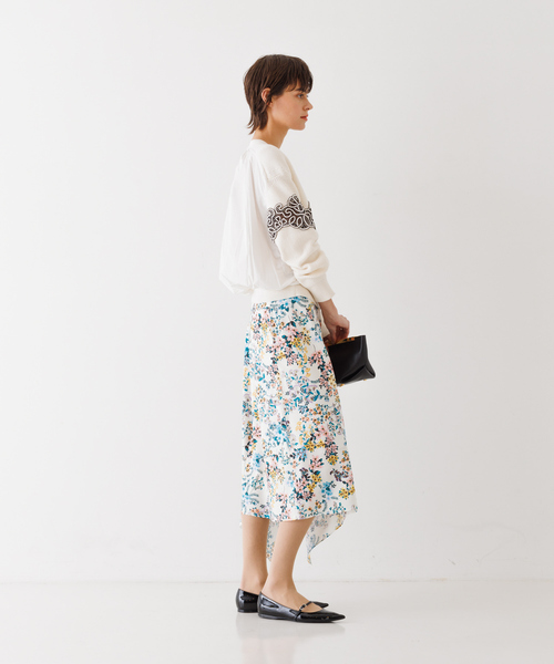 DESIGNWORKS(デザインワークス)の「フラワープリントイレギュラーヘムスカート(スカート・レディース・ホワイト系その他・38/36)」の8枚目の写真