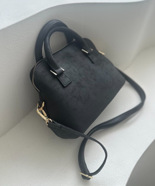 et.UNiVER(エトユニベール)の「Metallic Muse Dome Bag(ハンドバッグ・レディース・シルバー/ブラック/ゴールド・FREE)」の5枚目の写真