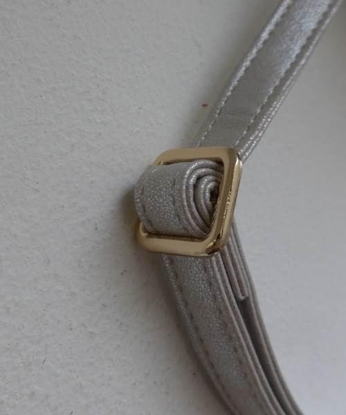 et.UNiVER(エトユニベール)の「Metallic Muse Dome Bag(ハンドバッグ・レディース・シルバー/ブラック/ゴールド・FREE)」の11枚目の写真