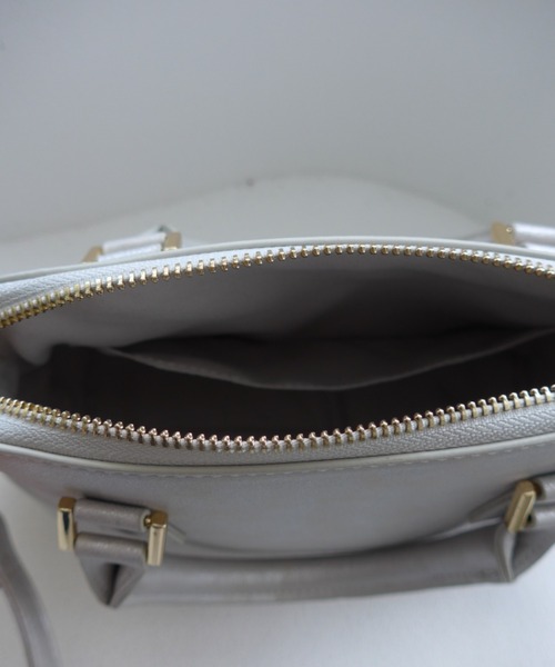 et.UNiVER(エトユニベール)の「Metallic Muse Dome Bag(ハンドバッグ・レディース・シルバー/ブラック/ゴールド・FREE)」の12枚目の写真
