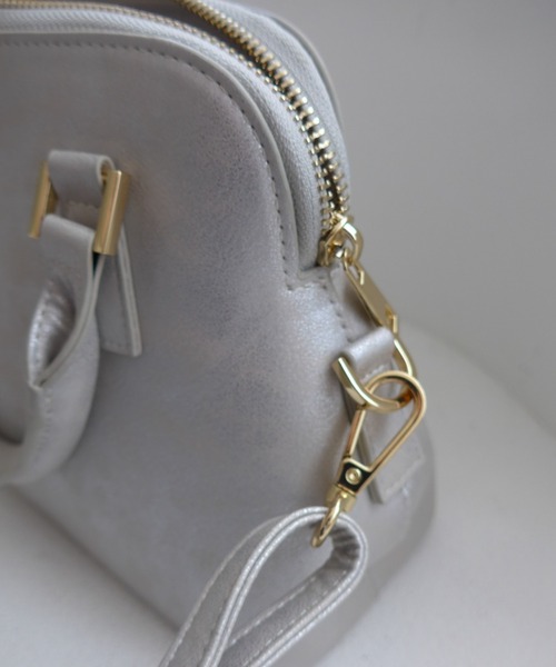 et.UNiVER(エトユニベール)の「Metallic Muse Dome Bag(ハンドバッグ・レディース・シルバー/ブラック/ゴールド・FREE)」の7枚目の写真