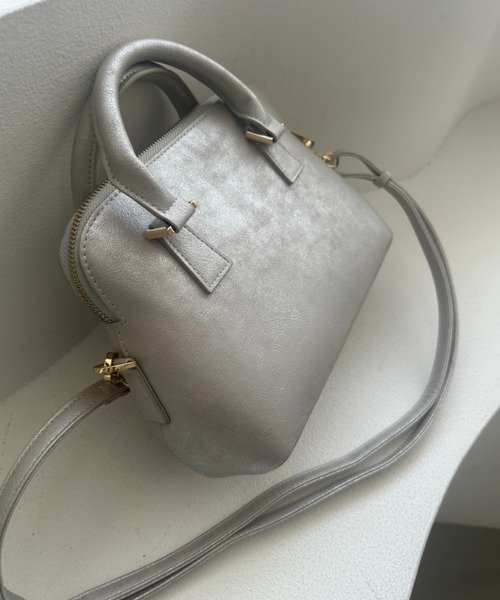 et.UNiVER(エトユニベール)の「Metallic Muse Dome Bag(ハンドバッグ・レディース・シルバー/ブラック/ゴールド・FREE)」の9枚目の写真