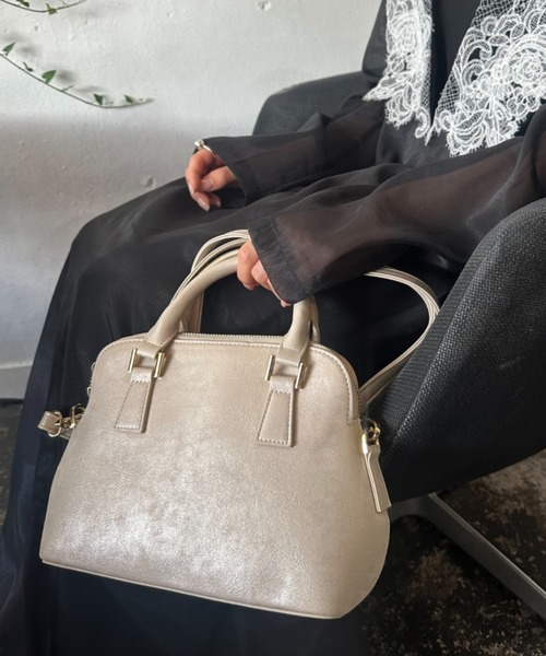 et.UNiVER(エトユニベール)の「Metallic Muse Dome Bag(ハンドバッグ・レディース・シルバー/ブラック/ゴールド・FREE)」の16枚目の写真