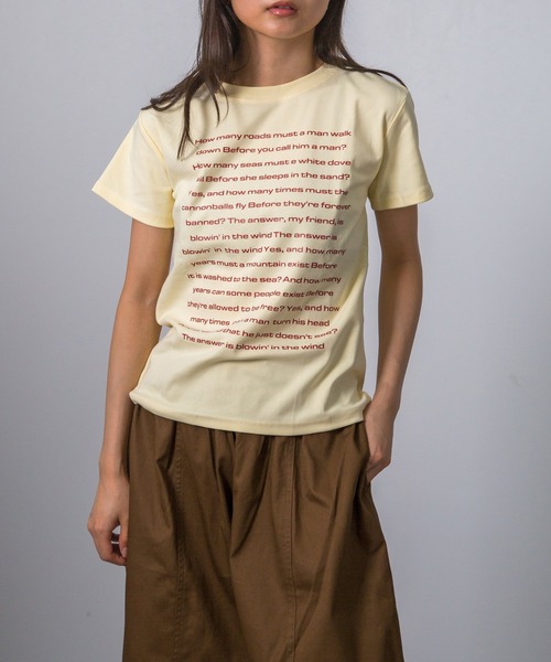 MEMECLE(メメクル)の「【 MEMECLE / メメクル 】カラー レタリング クロップド 半袖Tシャツ(Tシャツ/カットソー・レディース・イエロー/ネイビー/ライトグレー/ホワイト/ブラック・SMALL/MEDIUM)」の8枚目の写真