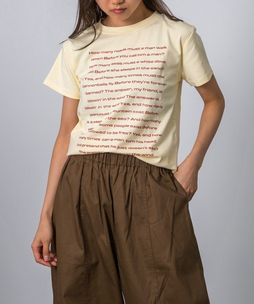 MEMECLE(メメクル)の「【 MEMECLE / メメクル 】カラー レタリング クロップド 半袖Tシャツ(Tシャツ/カットソー・レディース・イエロー/ネイビー/ライトグレー/ホワイト/ブラック・SMALL/MEDIUM)」の10枚目の写真