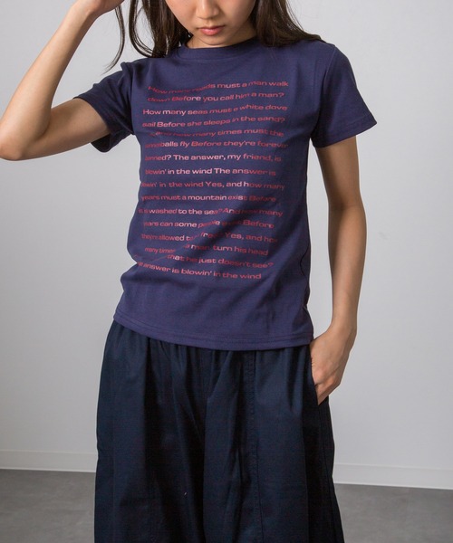 MEMECLE(メメクル)の「【 MEMECLE / メメクル 】カラー レタリング クロップド 半袖Tシャツ(Tシャツ/カットソー・レディース・イエロー/ネイビー/ライトグレー/ホワイト/ブラック・SMALL/MEDIUM)」の14枚目の写真