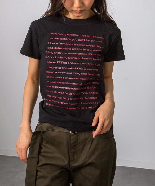 MEMECLE(メメクル)の「【 MEMECLE / メメクル 】カラー レタリング クロップド 半袖Tシャツ(Tシャツ/カットソー・レディース・イエロー/ネイビー/ライトグレー/ホワイト/ブラック・SMALL/MEDIUM)」の22枚目の写真