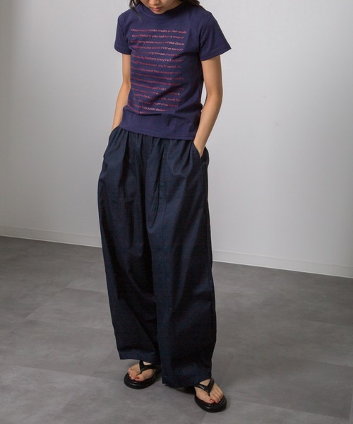MEMECLE(メメクル)の「【 MEMECLE / メメクル 】カラー レタリング クロップド 半袖Tシャツ(Tシャツ/カットソー・レディース・イエロー/ネイビー/ライトグレー/ホワイト/ブラック・SMALL/MEDIUM)」の18枚目の写真