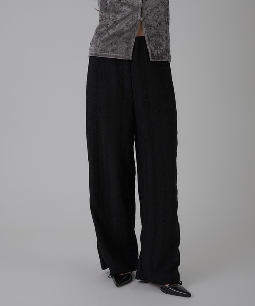 MUHET（ミュエータ）の「jacquard lace easy pants / カットジャガードイージーパンツ（その他パンツ・レディース・ブラック/オフホワイト・MEDIUM/LARGE/SMALL）」の2枚目の写真