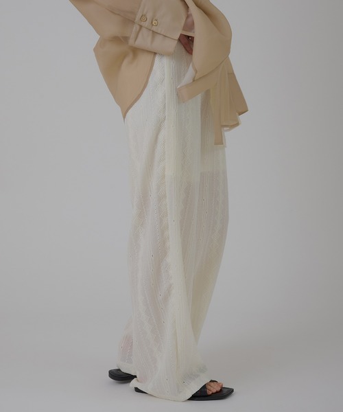 MUHET（ミュエータ）の「jacquard lace easy pants / カットジャガードイージーパンツ（その他パンツ・レディース・ブラック/オフホワイト・MEDIUM/LARGE/SMALL）」の8枚目の写真