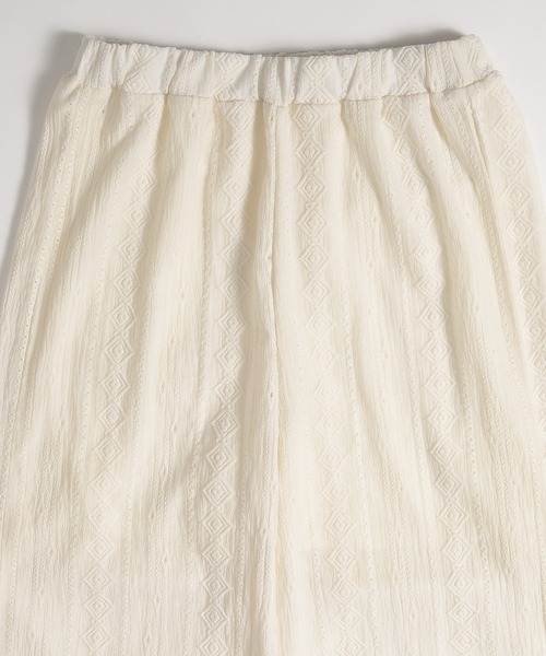 MUHET（ミュエータ）の「jacquard lace easy pants / カットジャガードイージーパンツ（その他パンツ・レディース・ブラック/オフホワイト・MEDIUM/LARGE/SMALL）」の5枚目の写真