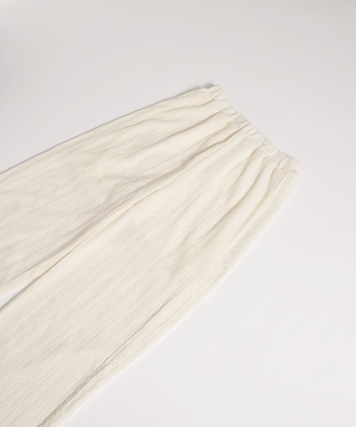 MUHET（ミュエータ）の「jacquard lace easy pants / カットジャガードイージーパンツ（その他パンツ・レディース・ブラック/オフホワイト・MEDIUM/LARGE/SMALL）」の21枚目の写真
