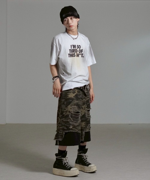 Chikashitsu +（チカシツプラス）の「【Chikashitsu +】dirty wash logo half sleeve t-shirt / 【チカシツプラス】ダーティウォッシュロゴ半袖Tシャツ（Tシャツ/カットソー・メンズ・ブラック/ホワイト・ONE SIZE）」の8枚目の写真